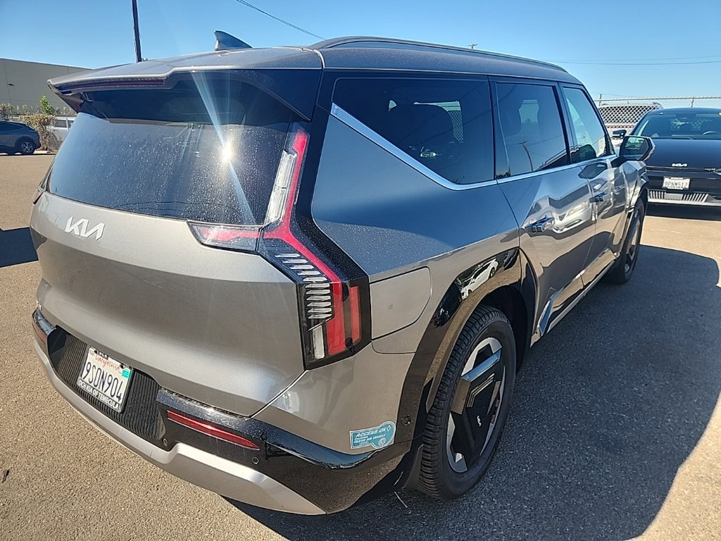 Used 2024 Pebble Kia Land image 12