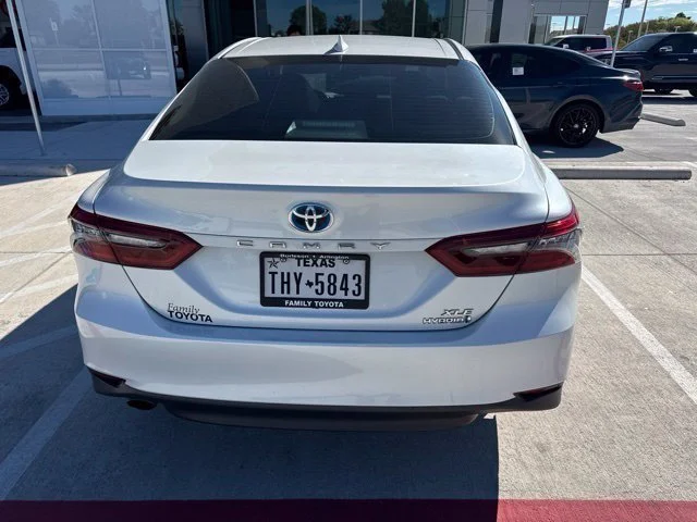 Used 2022 Beige Toyota XLE image 4