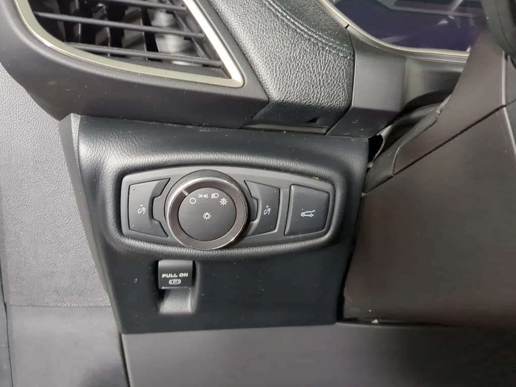 Used 2017 Tan Lincoln Reserve image 30