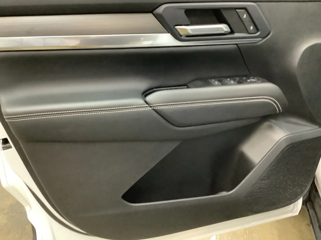 Used 2025 Summit White GMC AWD Elevation image 12