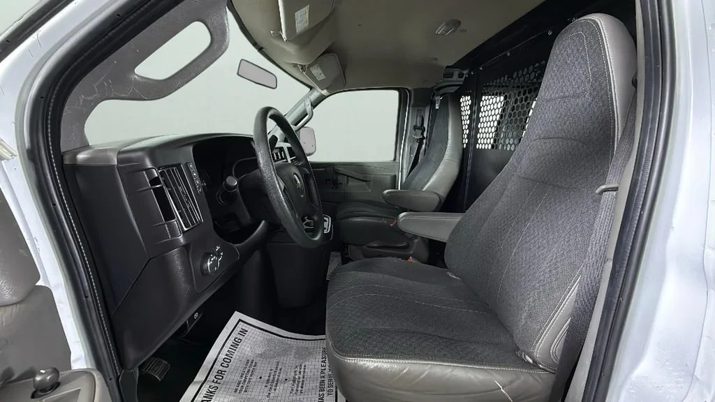 Used 2024 Summit White Chevrolet WT image 18