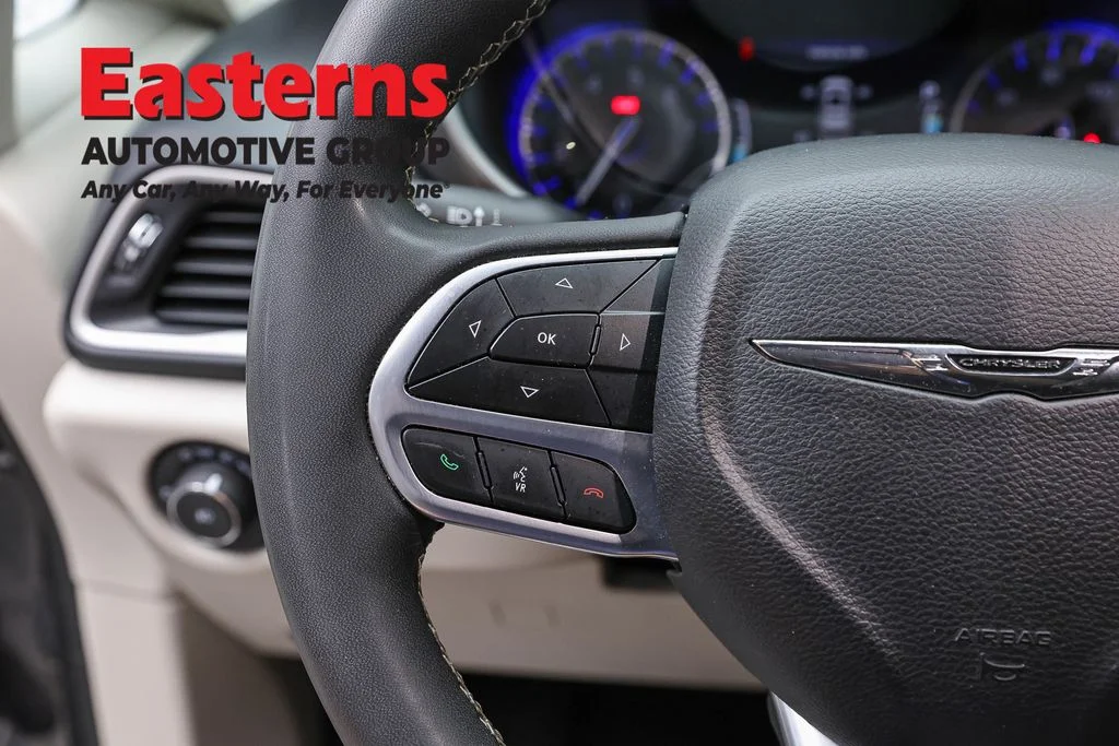 Used 2023 Gray Chrysler Touring L image 15