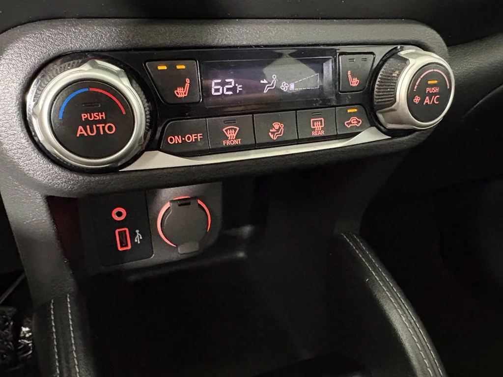 Used 2020 Gray Nissan SR image 35