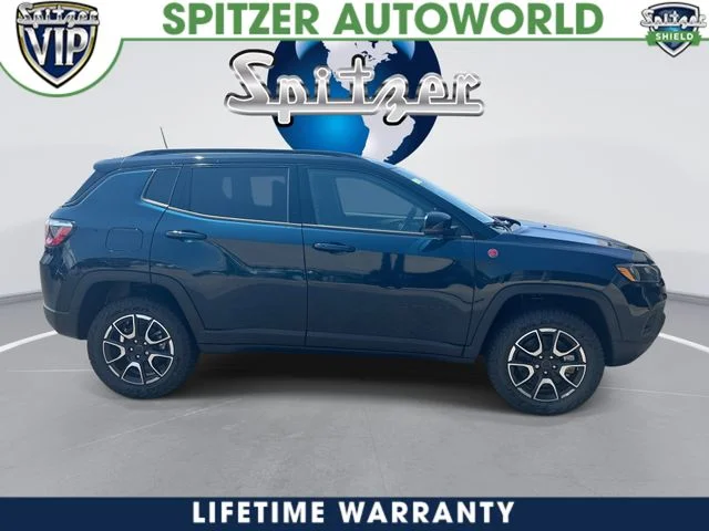 New 2026 Fathom Blue Pearl-Coat Exterior Paint Jeep Trailhawk image 10