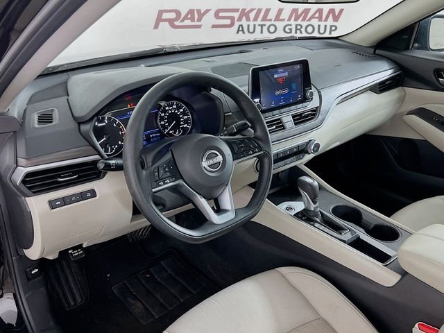 Used 2025 Black Nissan 2.5 SV image 32