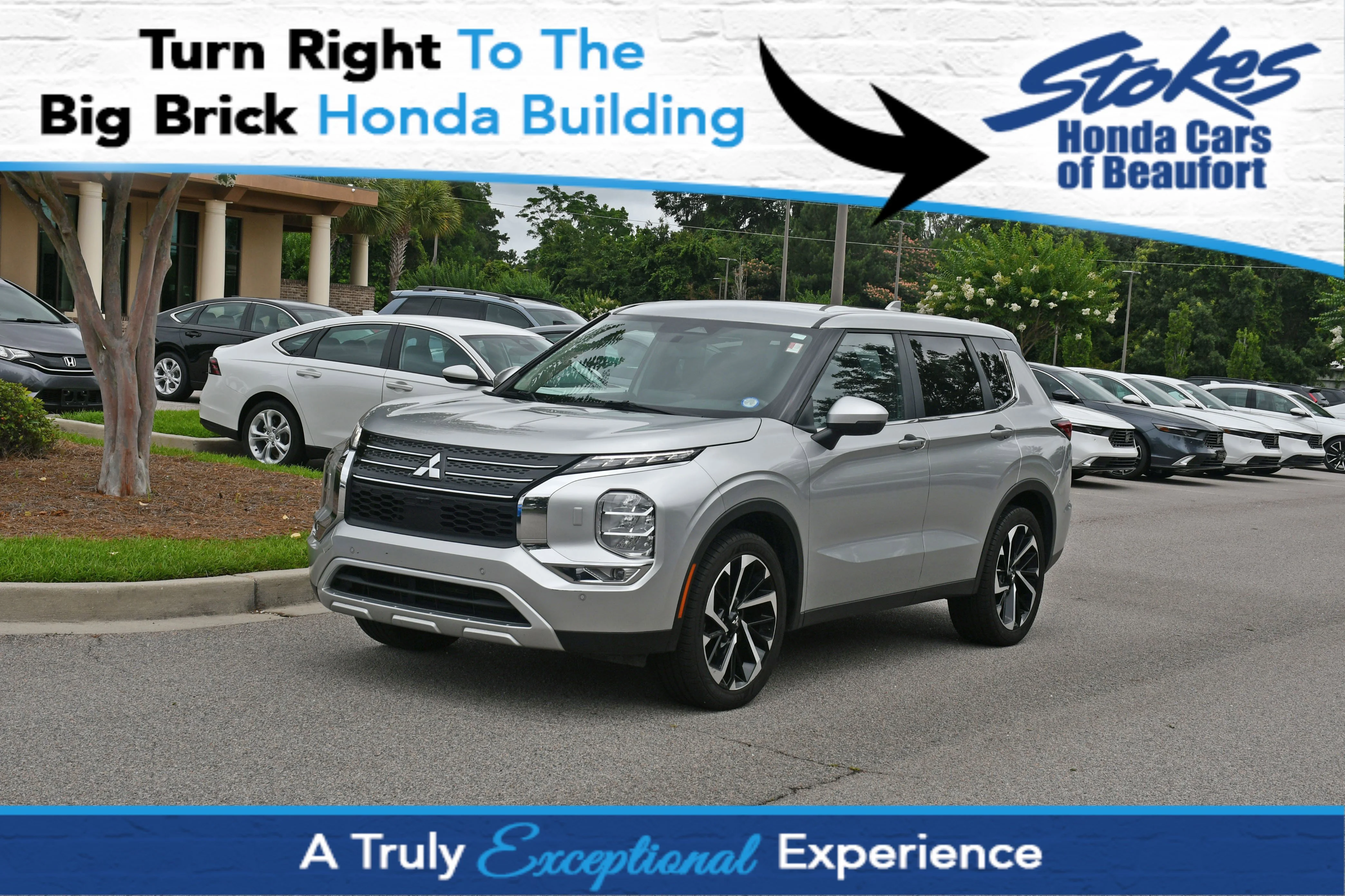 2024 Mitsubishi Outlander SE Black Edition S-AWC's photo