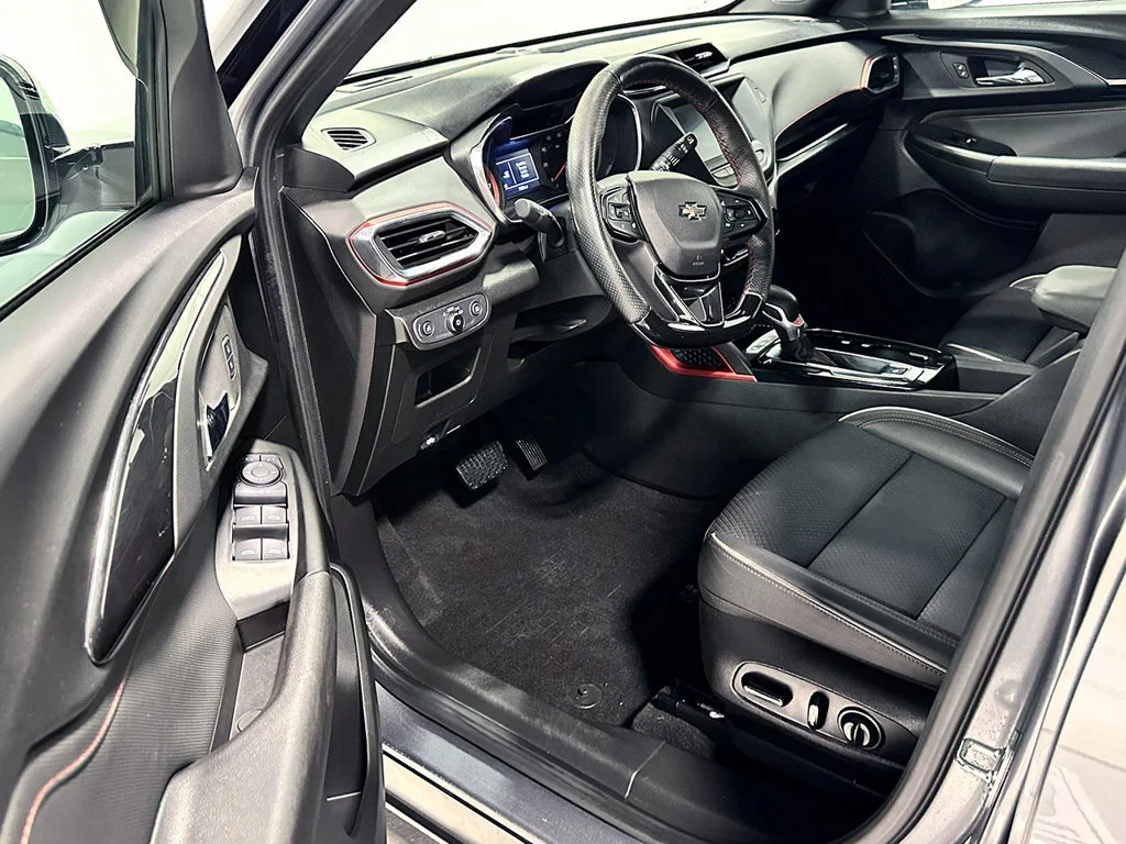 Used 2022 SATIN STEEL METALLIC Chevrolet RS image 19