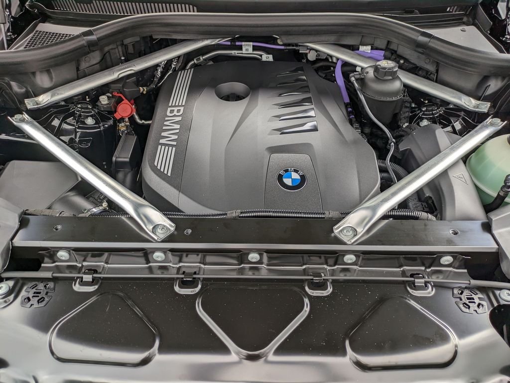 New 2026 Black Sapphire Metallic BMW sDrive40i image 10