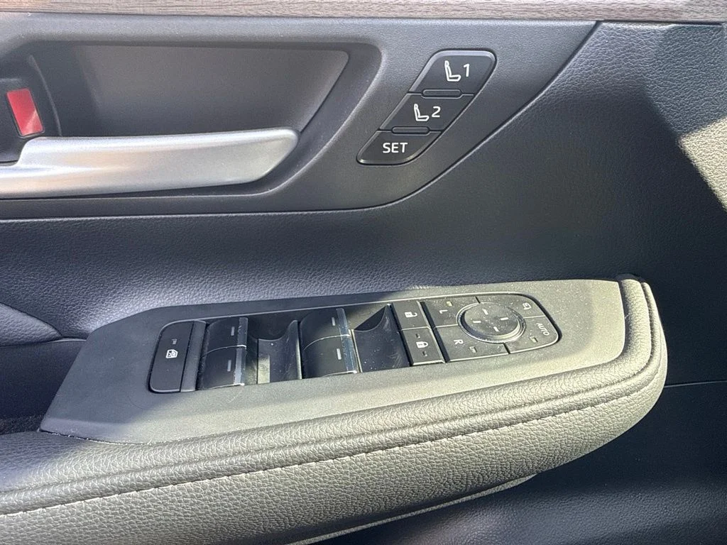 Used 2026 Cloud Toyota Limited image 13