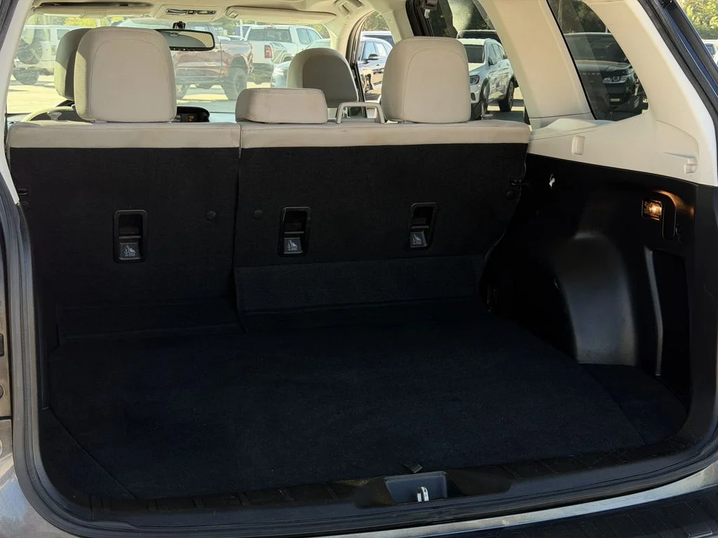 Used 2016 Gray Subaru 2.5i Premium image 28