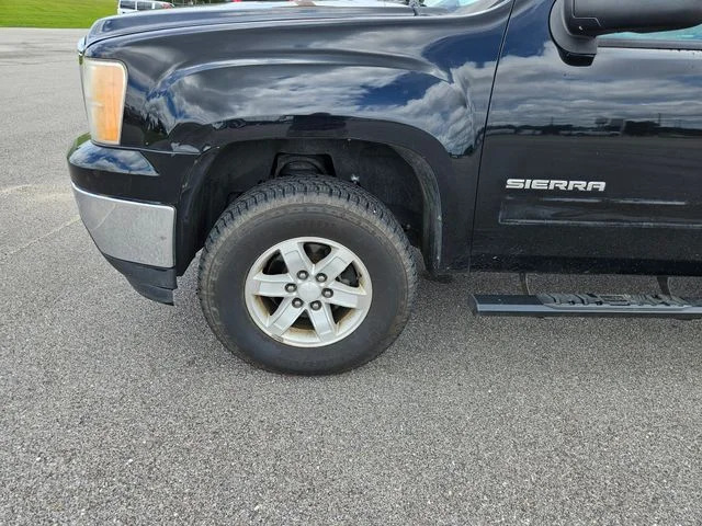 Used 2013 Black GMC SLE image 25