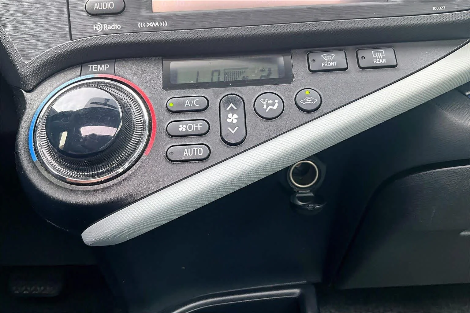Used 2012 Moonglow Toyota Three image 34