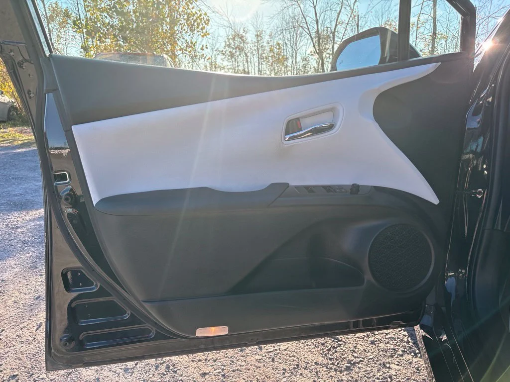 Used 2019 Black Toyota XLE AWD-e image 18