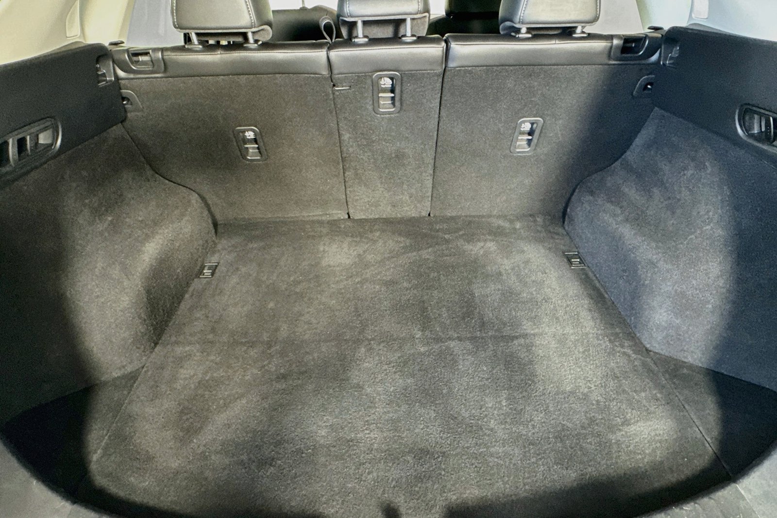 Used 2019 Snowflake White Pearl Mica Mazda Touring image 25