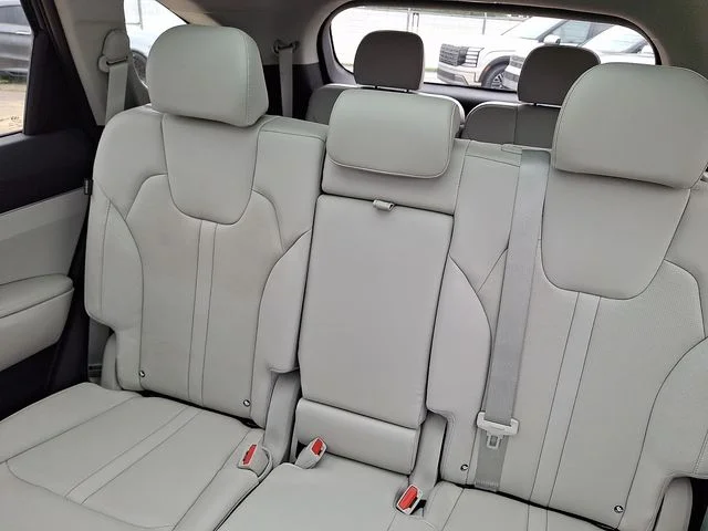 Used 2024 Black Kia S image 18