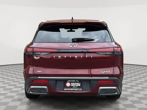 Used 2022 Red INFINITI LUXE image 4