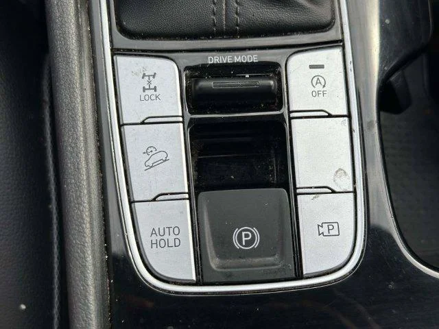 Used 2022 Phantom Black Hyundai SEL image 25