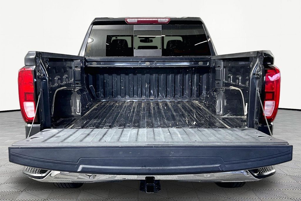 Used 2020 Black GMC SLE image 7