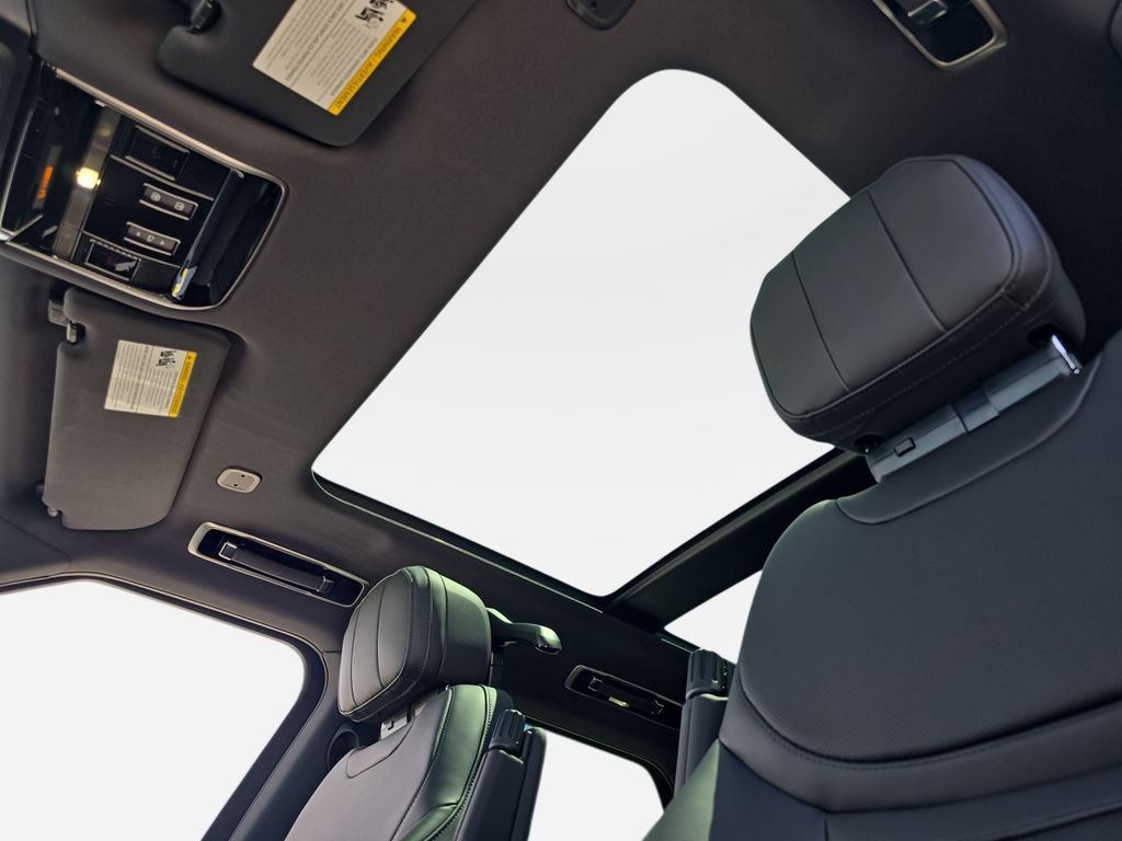 New 2026 Santorini Black Land Rover SE image 31
