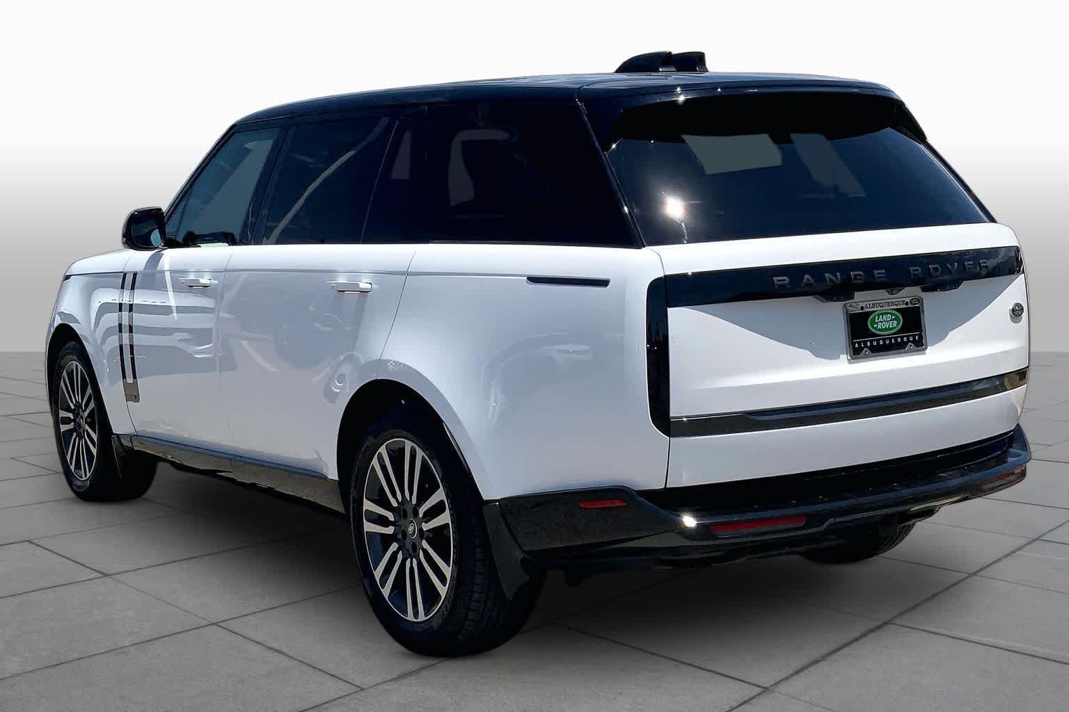 Used 2023 Ostuni Pearl White Land Rover Autobiography image 11