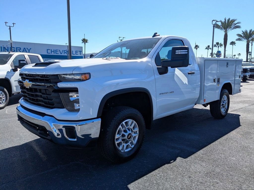 New 2026 Summit White Chevrolet WT image 10