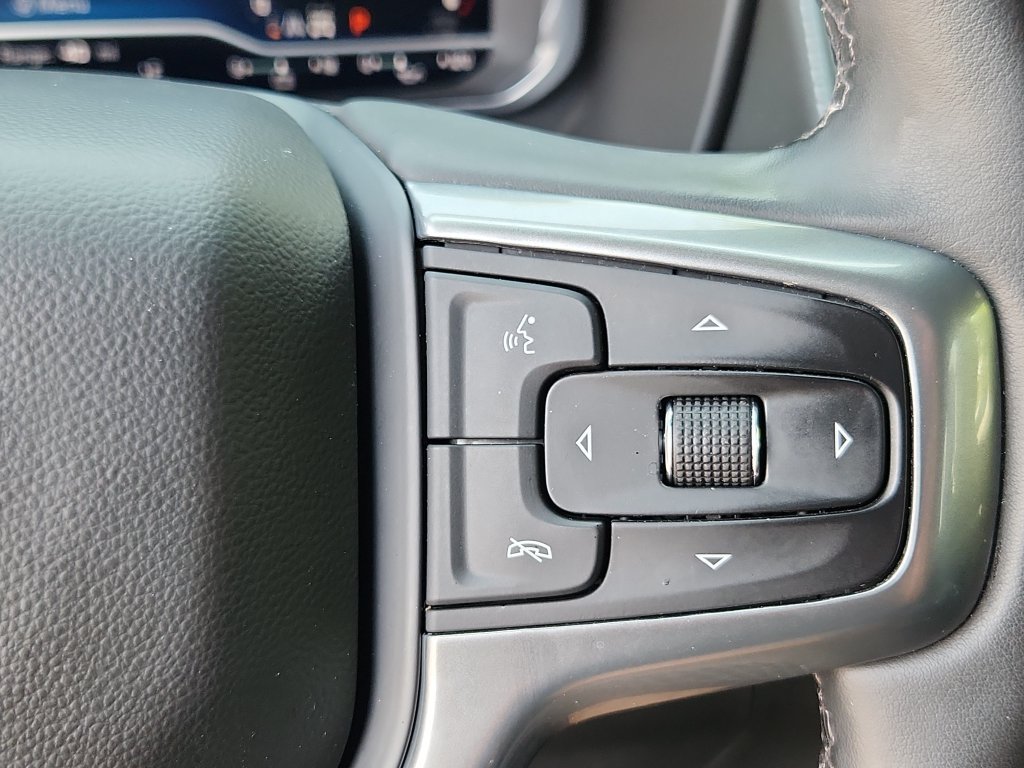 2023 Chevrolet Suburban Z71 - Photo 17
