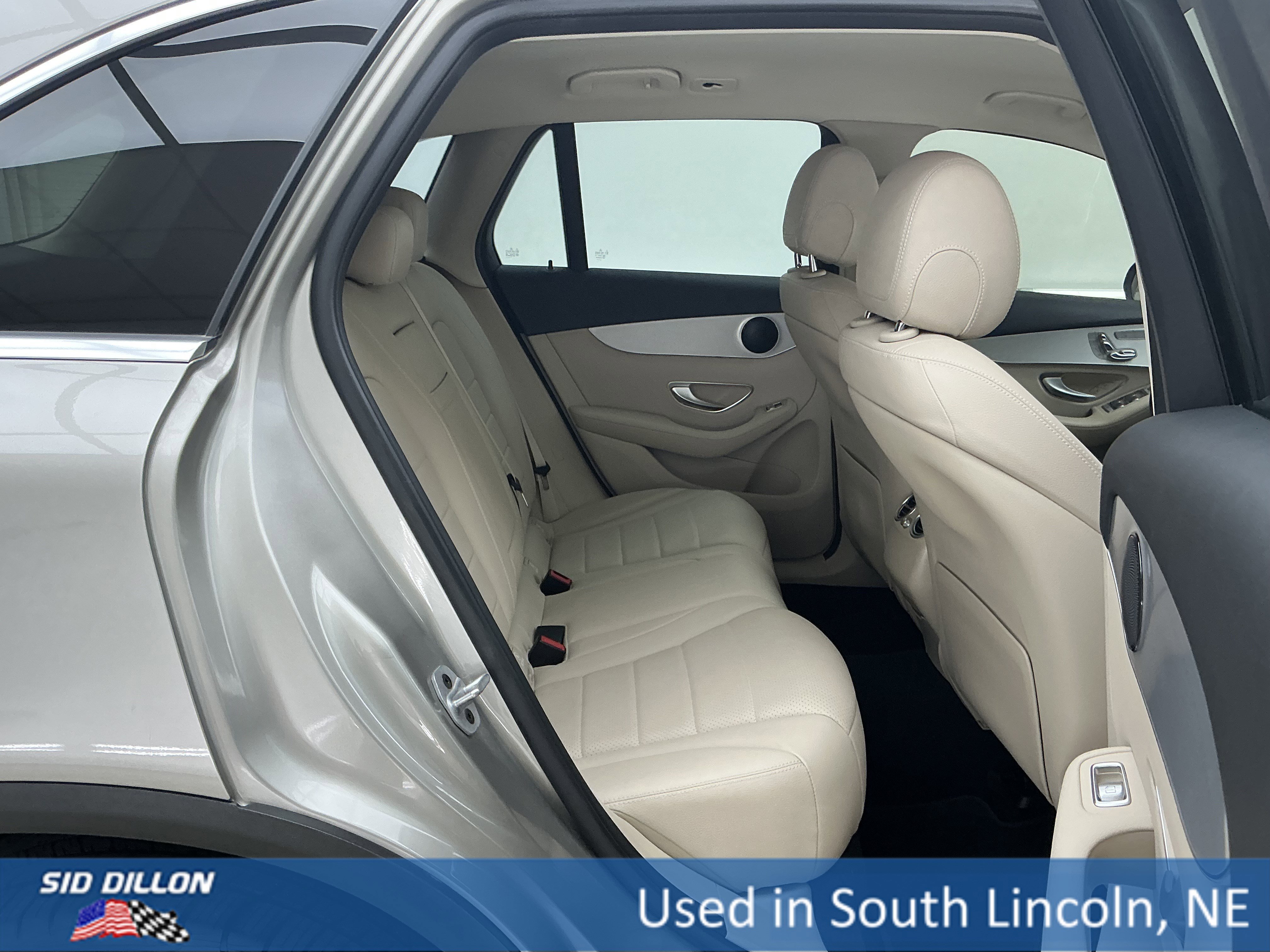 Used 2022 Silver Mercedes-Benz GLC 300 image 23