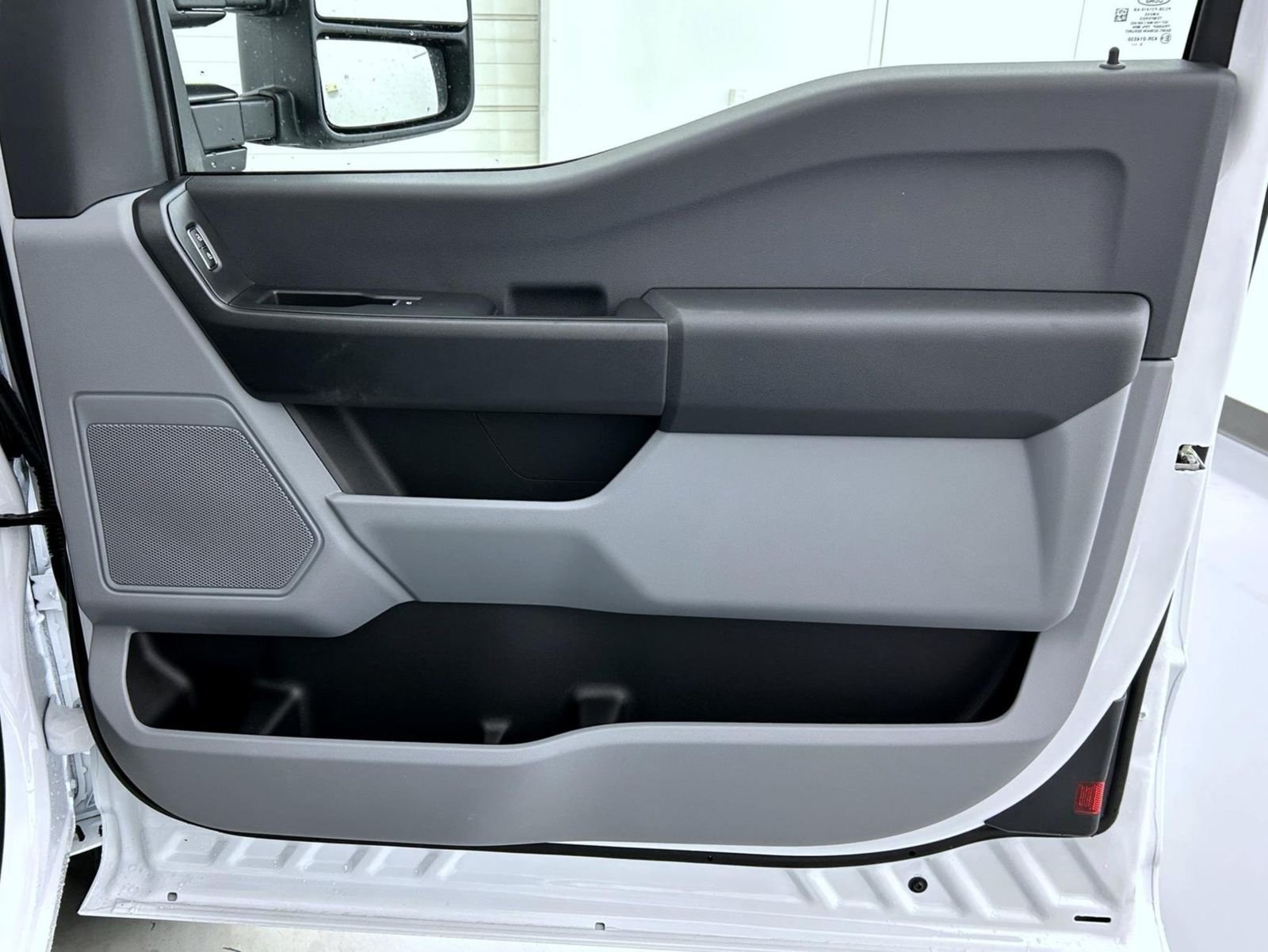 New 2026 Oxford White Ford XL image 16