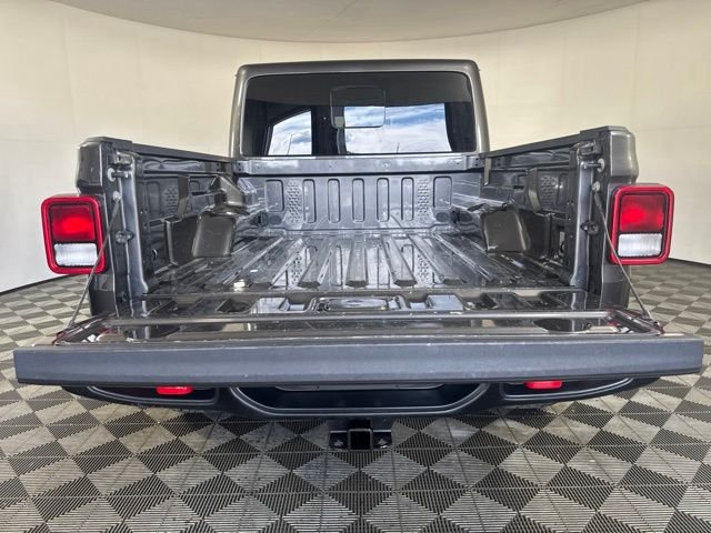 Used 2023 Crystal Metallic Jeep Rubicon image 20
