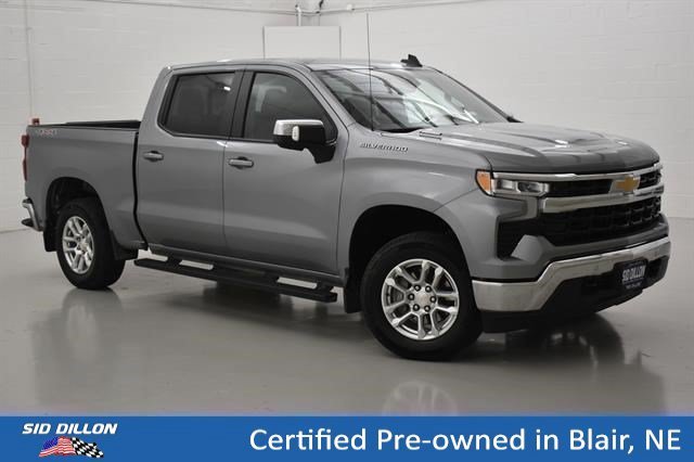 Used 2025 Sterling Gray Metallic Chevrolet LT image 12