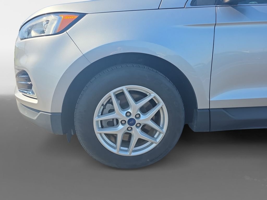 Used 2022 Silver Metallic Ford SEL image 13