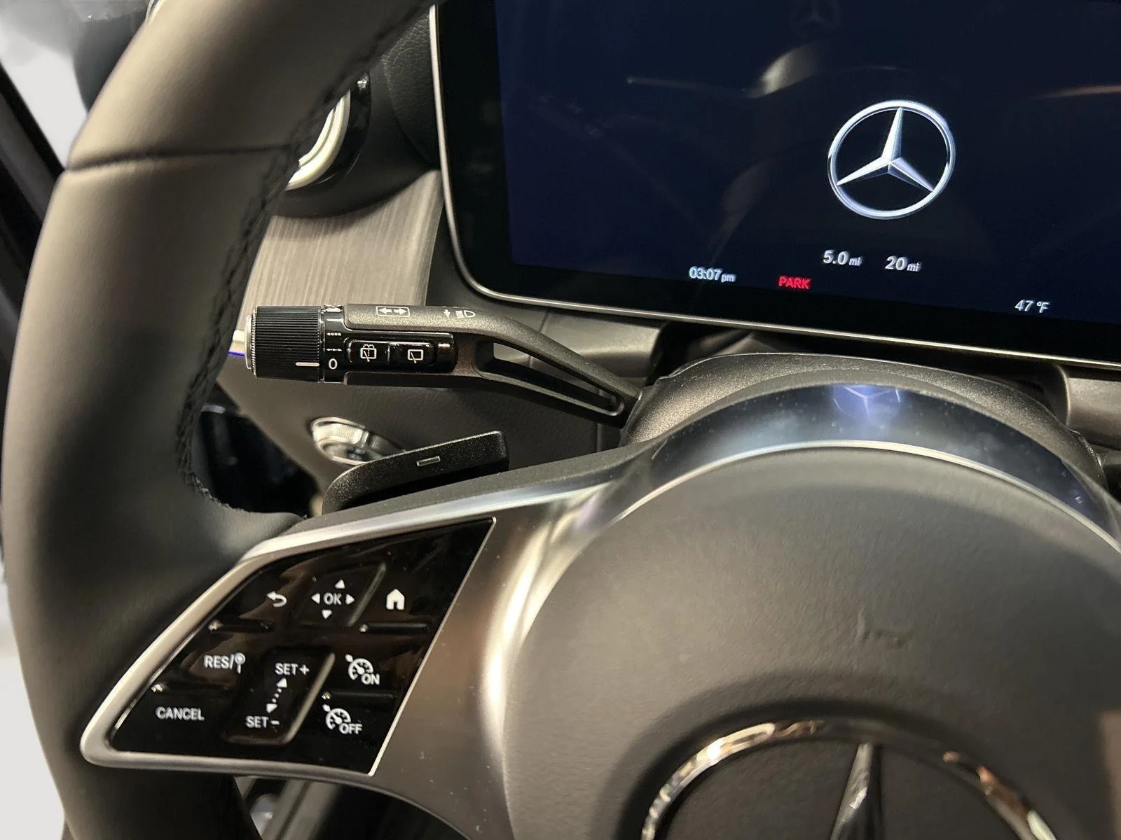 New 2026 Black Mercedes-Benz GLC 300 image 18