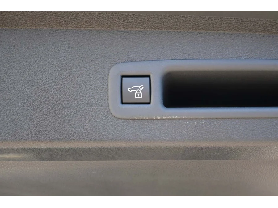 2025 Toyota Sienna XLE - Photo 23