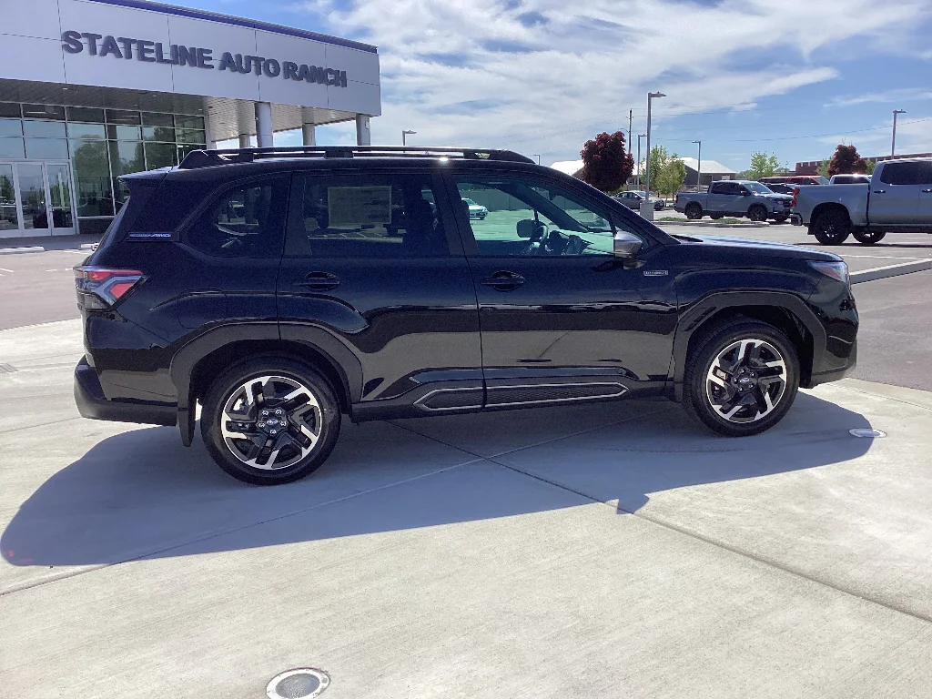 New 2026 CRYSTAL BLACK SILICA Subaru Limited Hybrid image 2