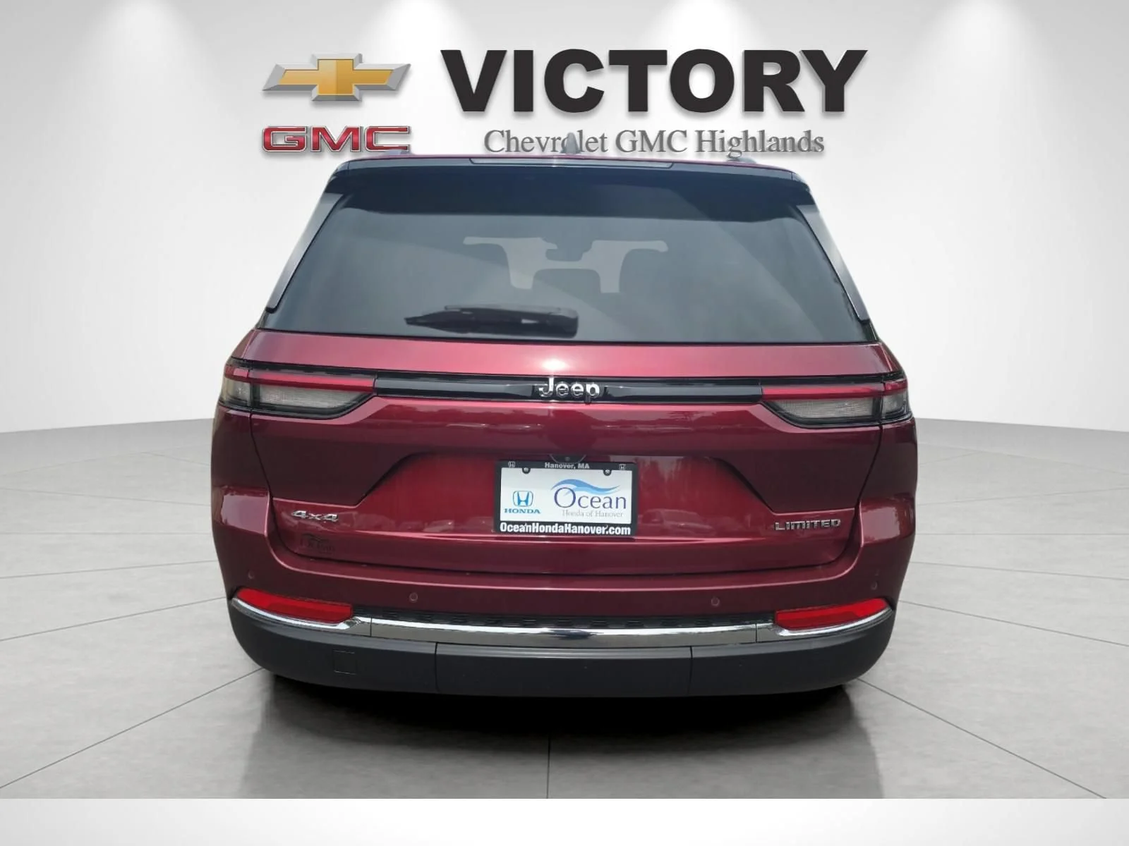 Used 2023 Velvet Red Pear Jeep Limited image 4