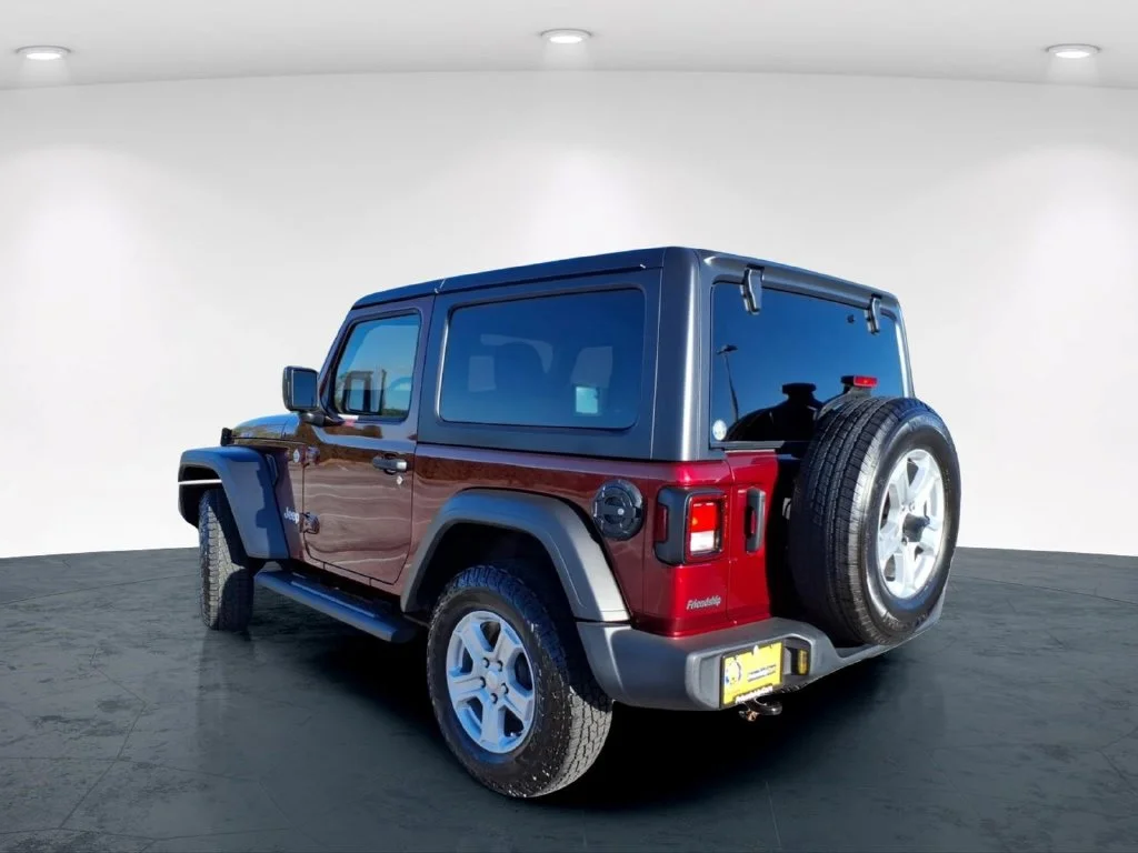 Used 2021 Red Jeep Sport S image 11