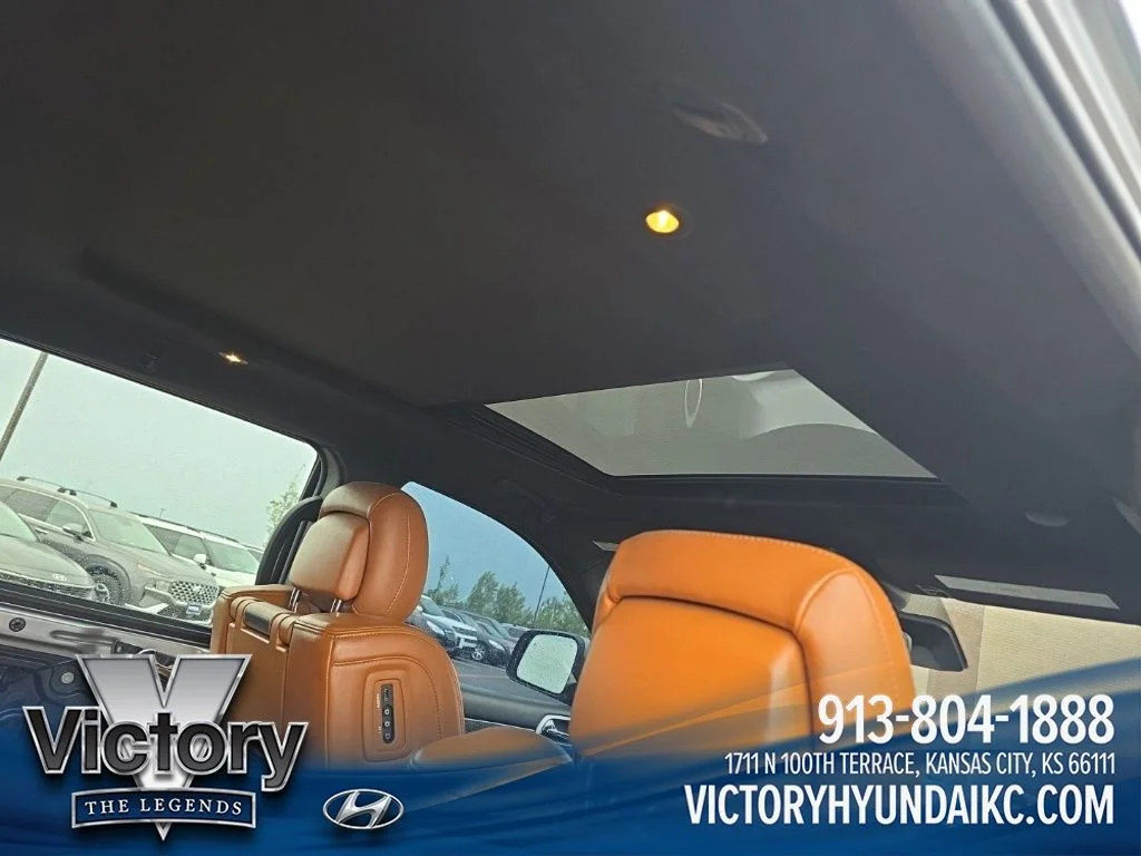 Used 2021 Silver Jeep Trackhawk image 27