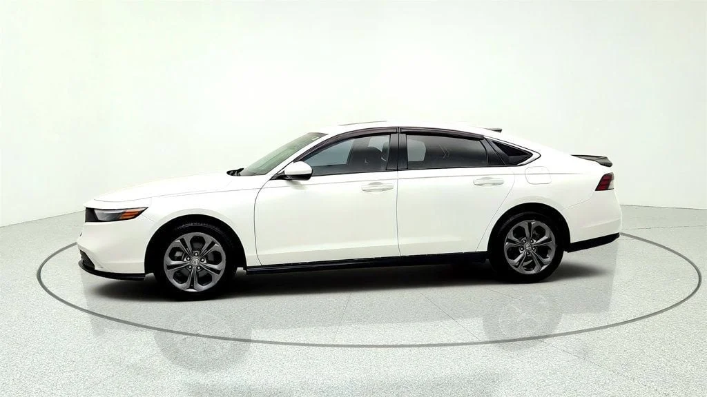 Used 2024 Platinum White Pearl Honda EX CVT image 8