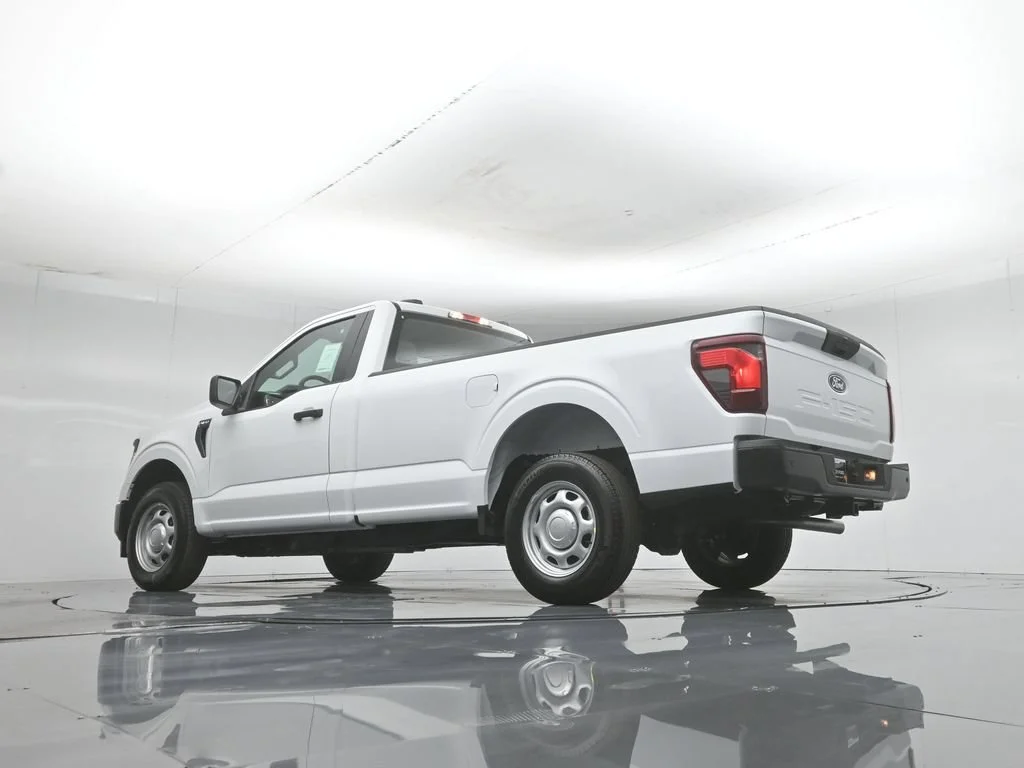 New 2026 Oxford White Ford XL image 3
