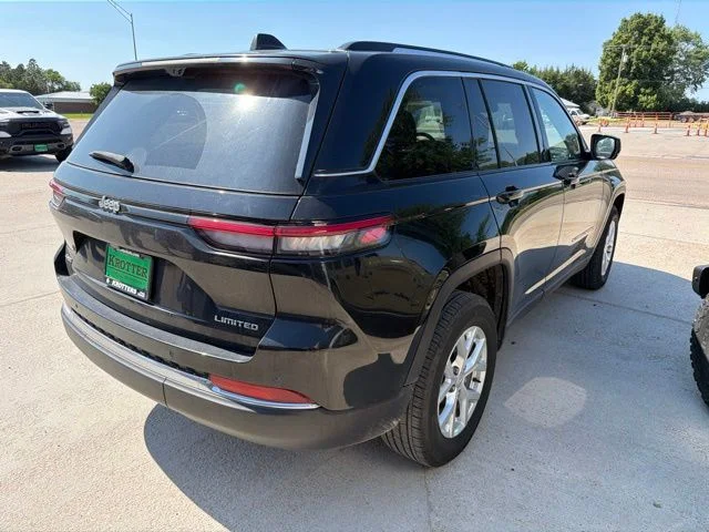Used 2023 Black Jeep Limited image 4