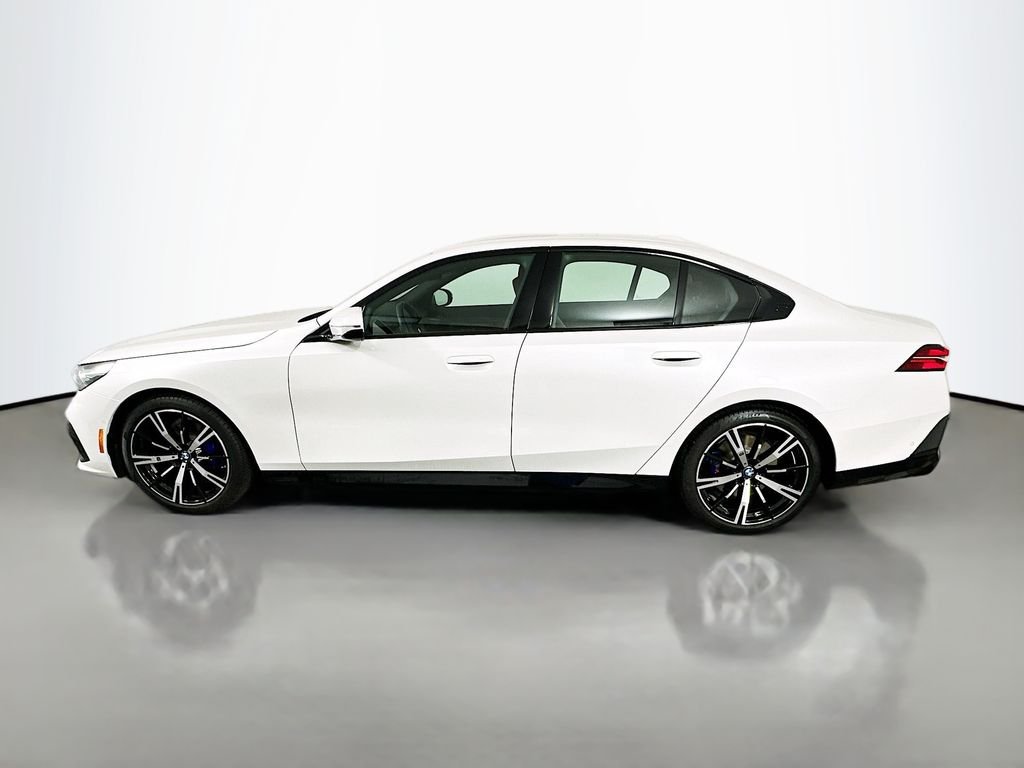 2025 BMW 5 Series 530i - Photo 8