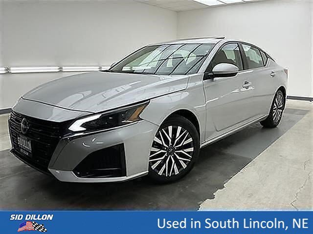 Used 2024 Brilliant Silver Metallic Nissan 2.5 SV image 1