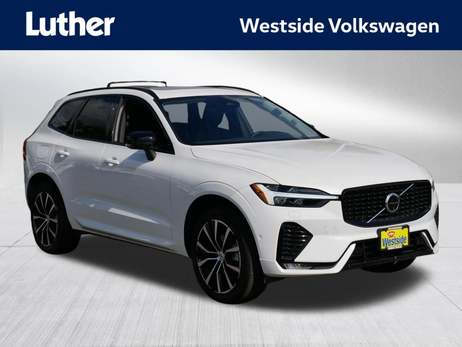 2025 Volvo XC60 B5 Plus Dark AWD's photo