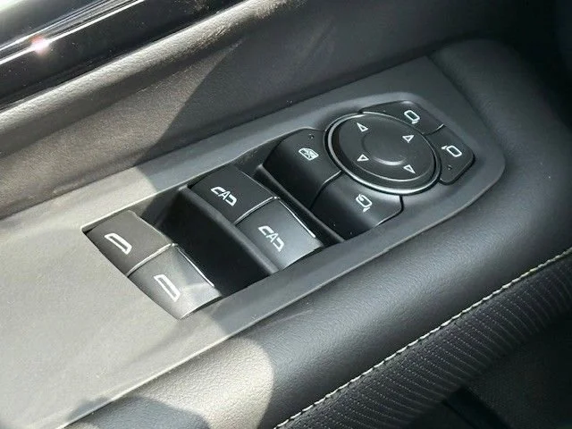 2025 Chevrolet Suburban Premier - Photo 31