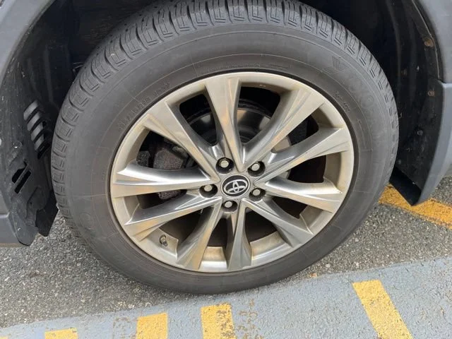 Used 2017 Magnetic Gray Metallic Toyota Limited image 9