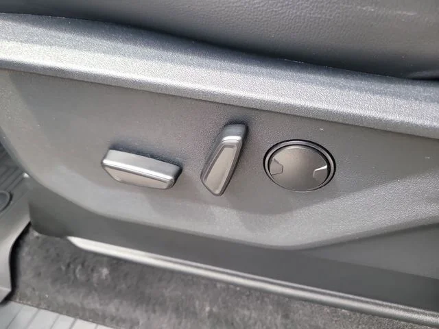 Used 2025 Gray Ford Lariat image 20