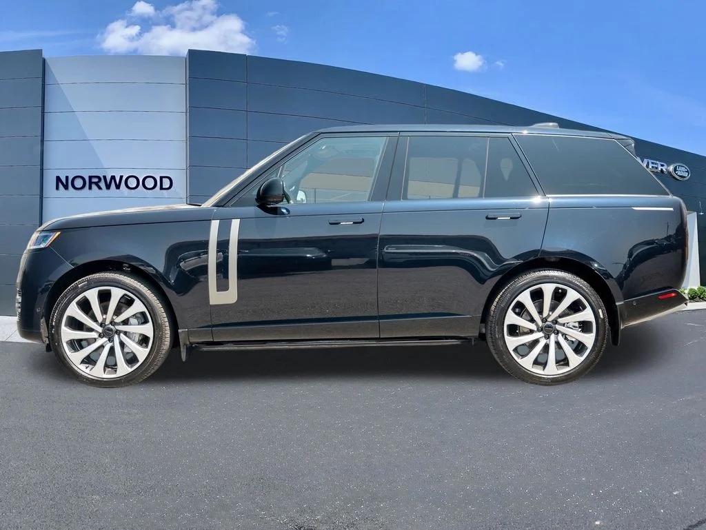 Certified Used 2026  Land Rover SE image 7