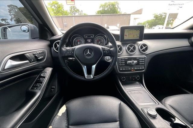 Used 2015 Silver Mercedes-Benz GLA 250 image 7