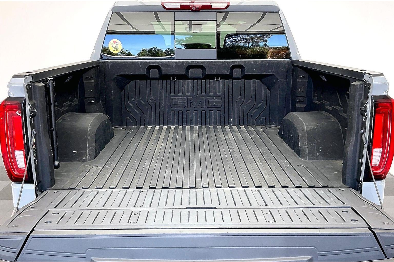 Used 2025 Thunderstorm Gray GMC Denali image 27
