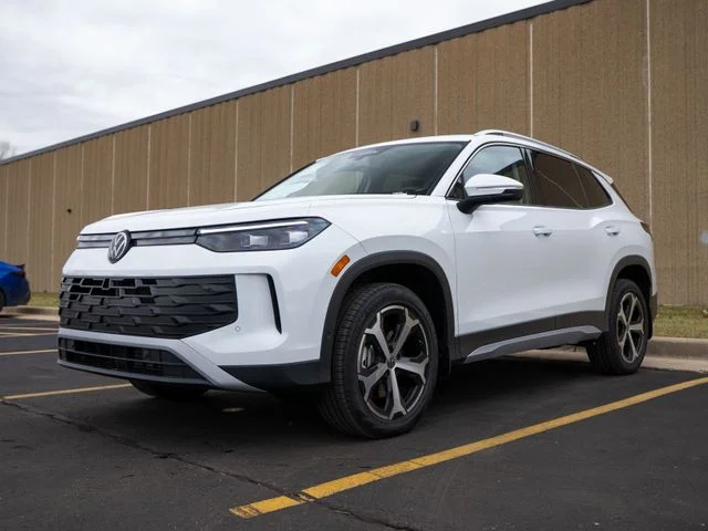 New 2026 White/off-white Volkswagen 2.0T SE image 3